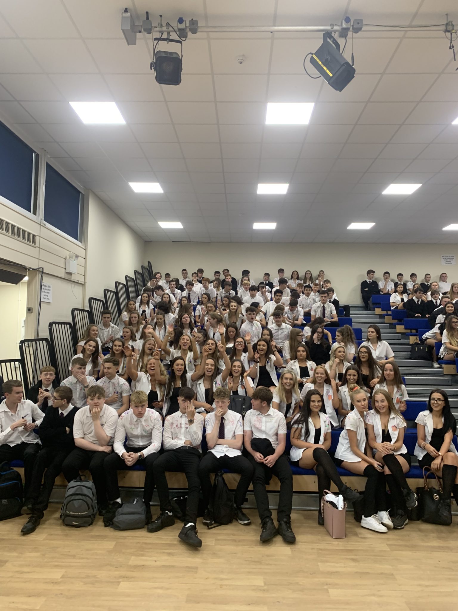 09D82792016E4D83987CF7025F5228C9 Yateley School