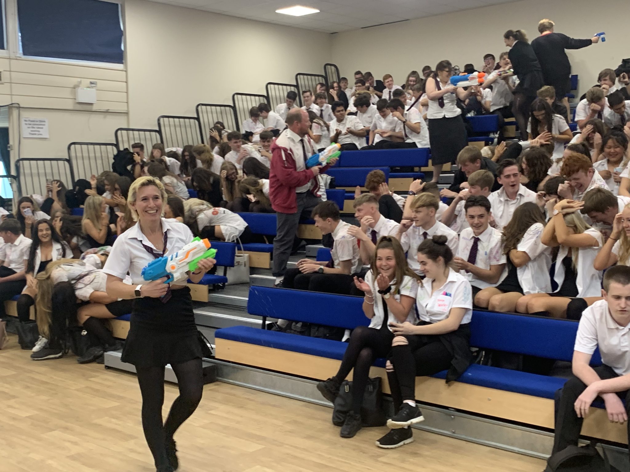 0B1D748E80F245E98254F5F743DAAF02 Yateley School